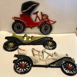 Vintage Metal Car Wall Decor Set - Red,‎ Green, and White